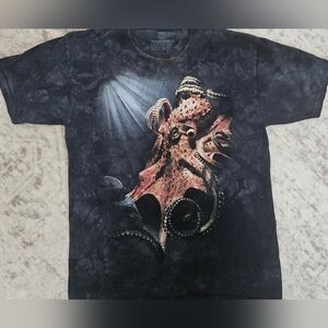 100% Cotton The Mountain Tie Dye Pacific Octopus Graphic Tee